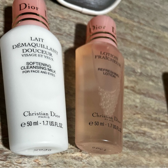 New Christian Dior 4-piece skincare bundle set with cosmetic bag - Picture 5 of 16